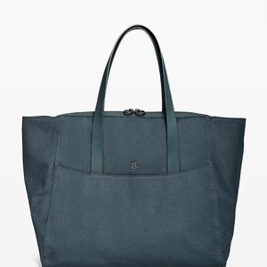 Lululemon All Avenues Bag (NWT, Never Used)